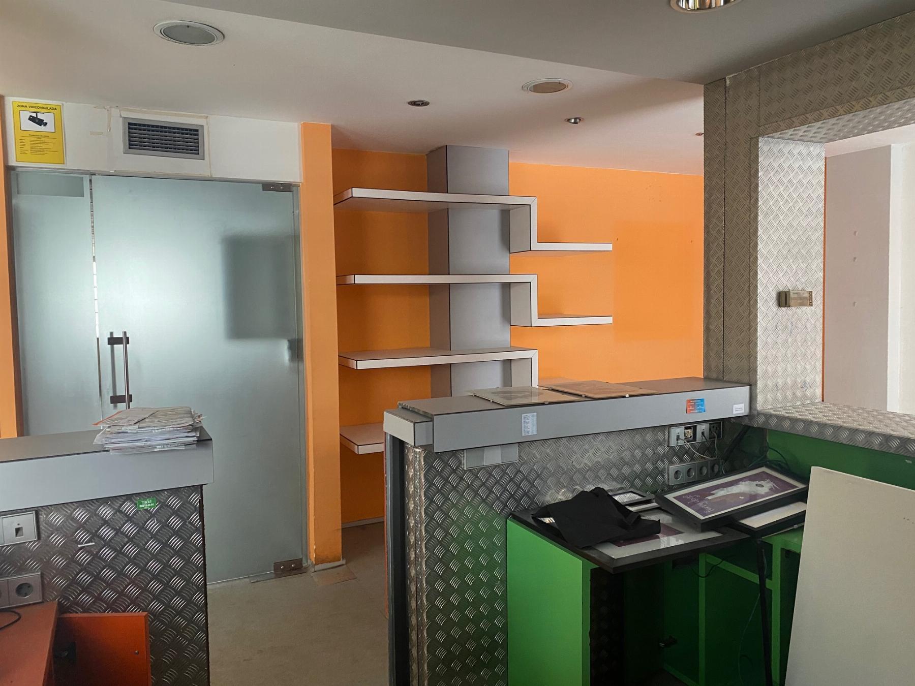 For sale of commercial in Gijón