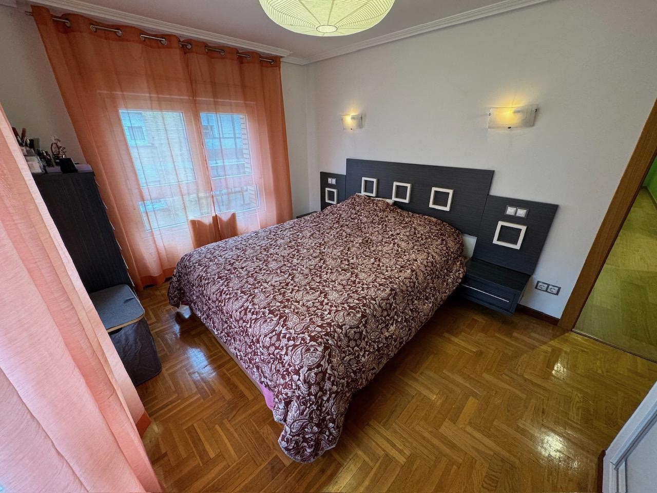 For sale of flat in Gijón
