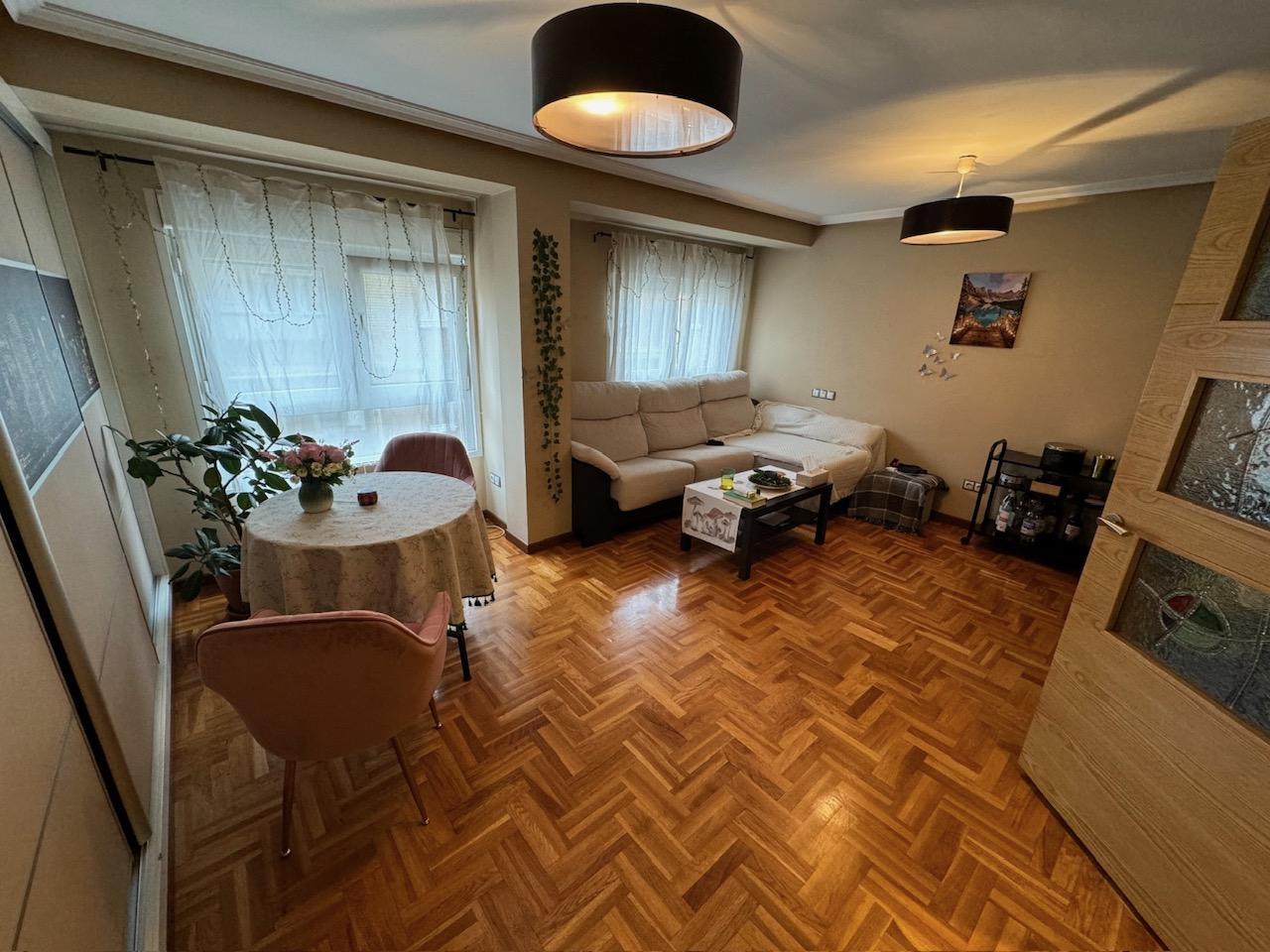 For sale of flat in Gijón