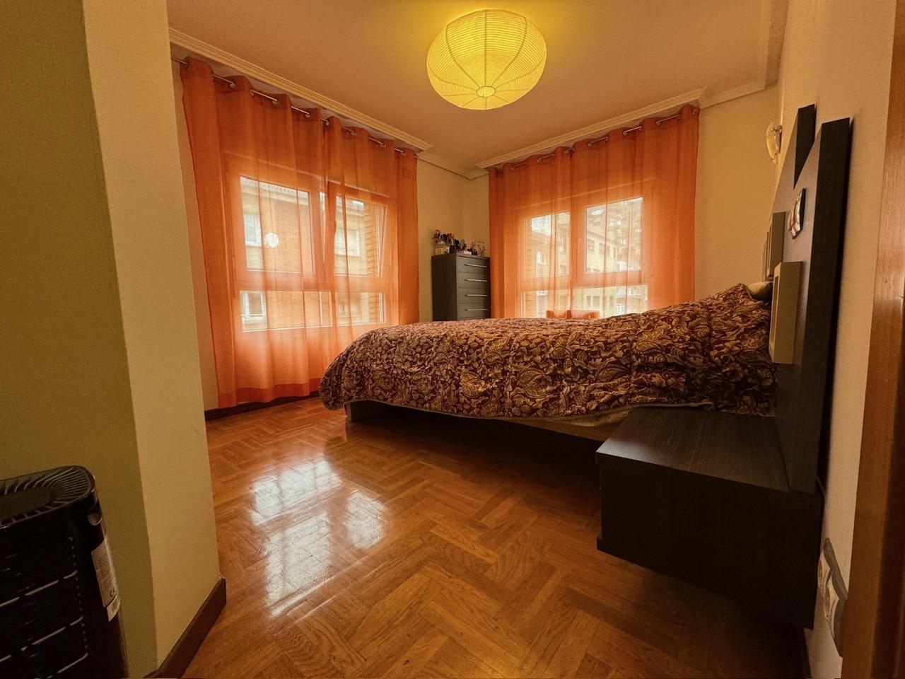 For sale of flat in Gijón
