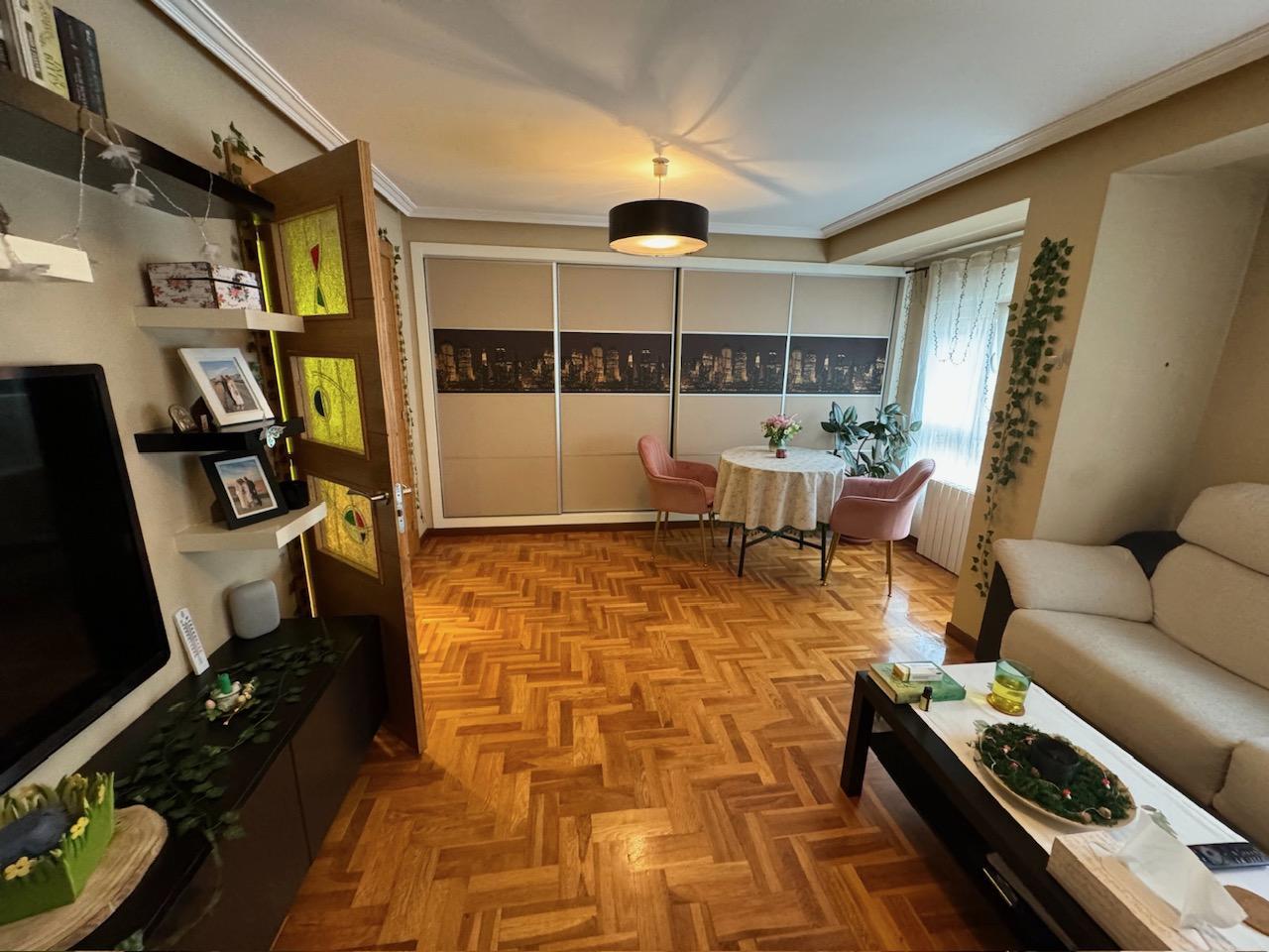 For sale of flat in Gijón