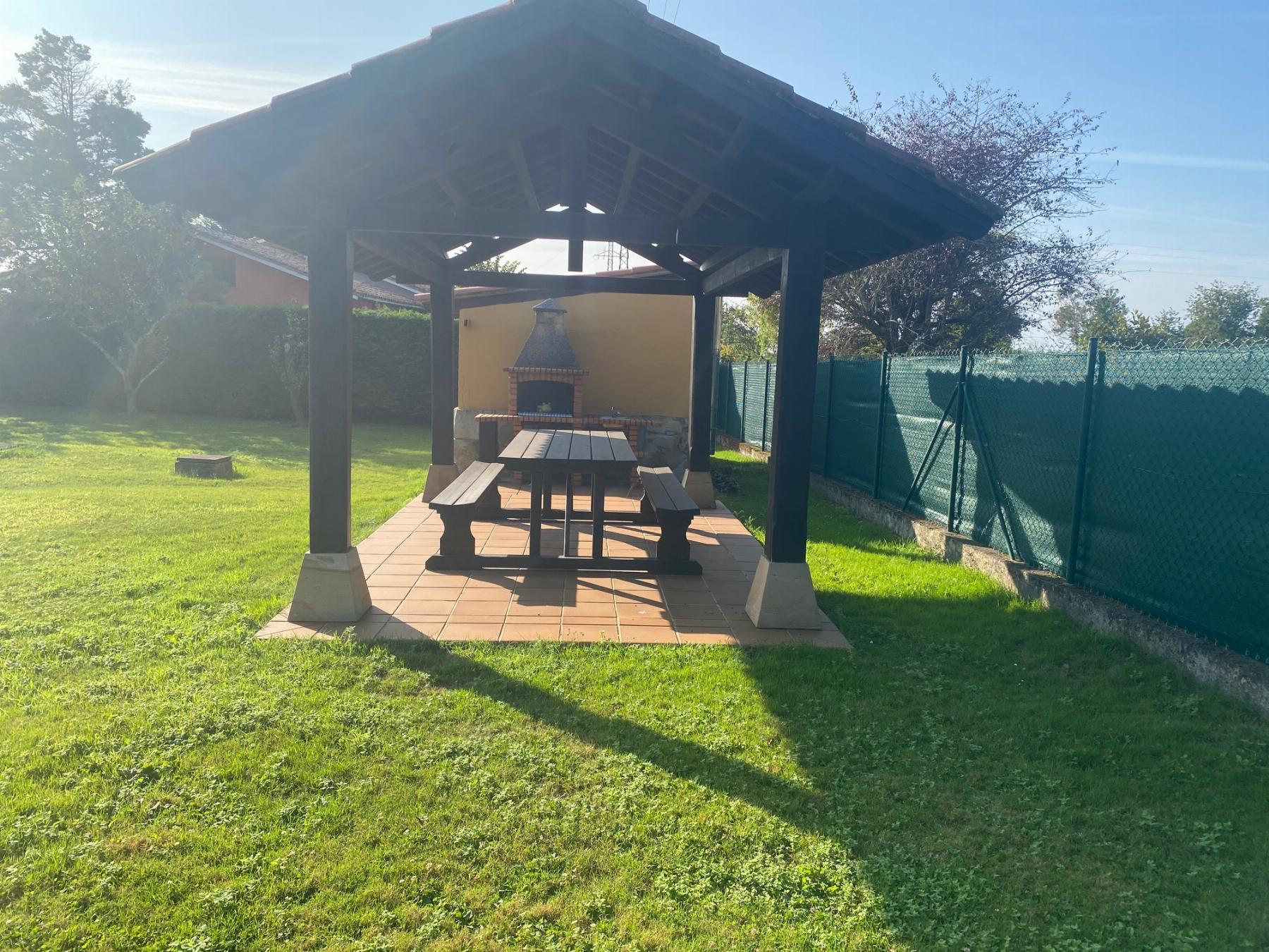 For sale of chalet in Villaviciosa