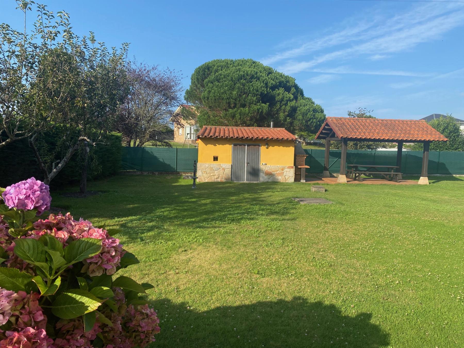 For sale of chalet in Villaviciosa