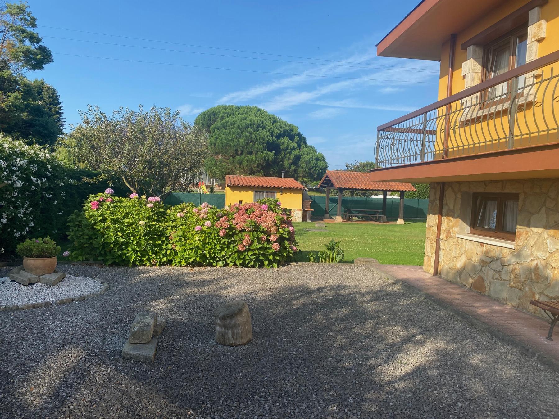 For sale of chalet in Villaviciosa