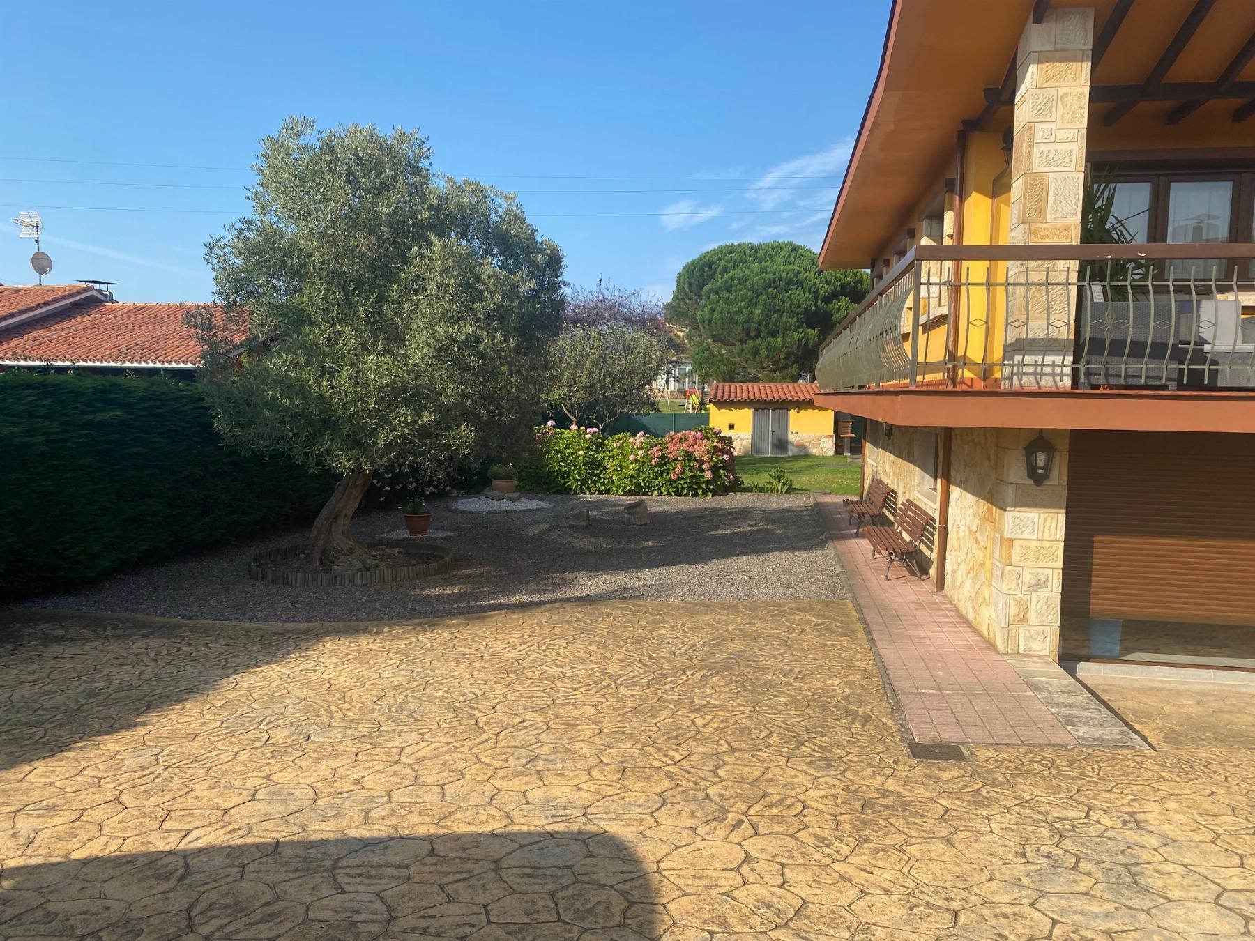 For sale of chalet in Villaviciosa