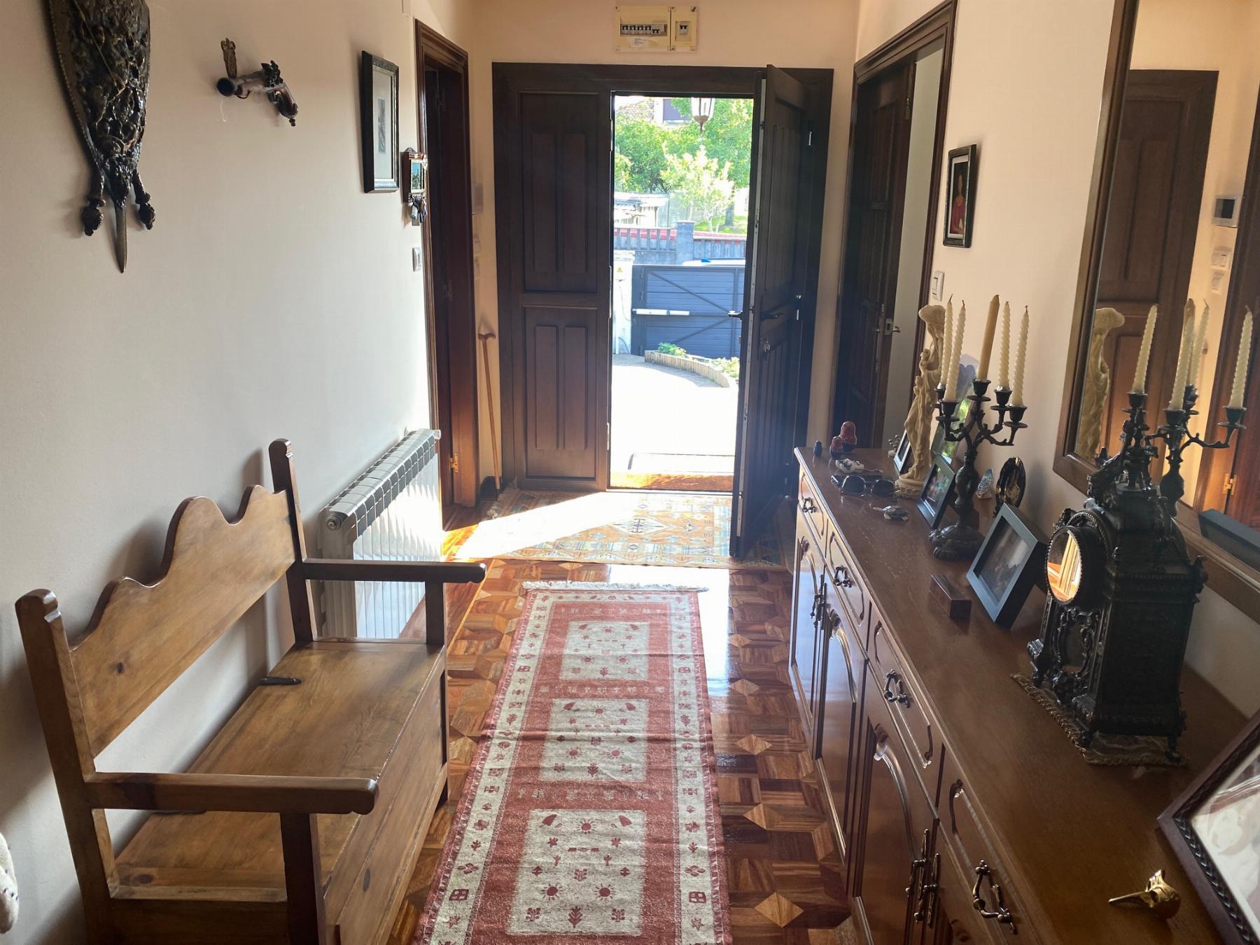 For sale of chalet in Villaviciosa
