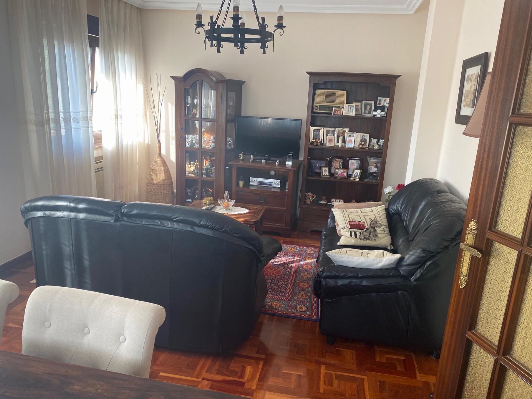 For sale of chalet in Villaviciosa