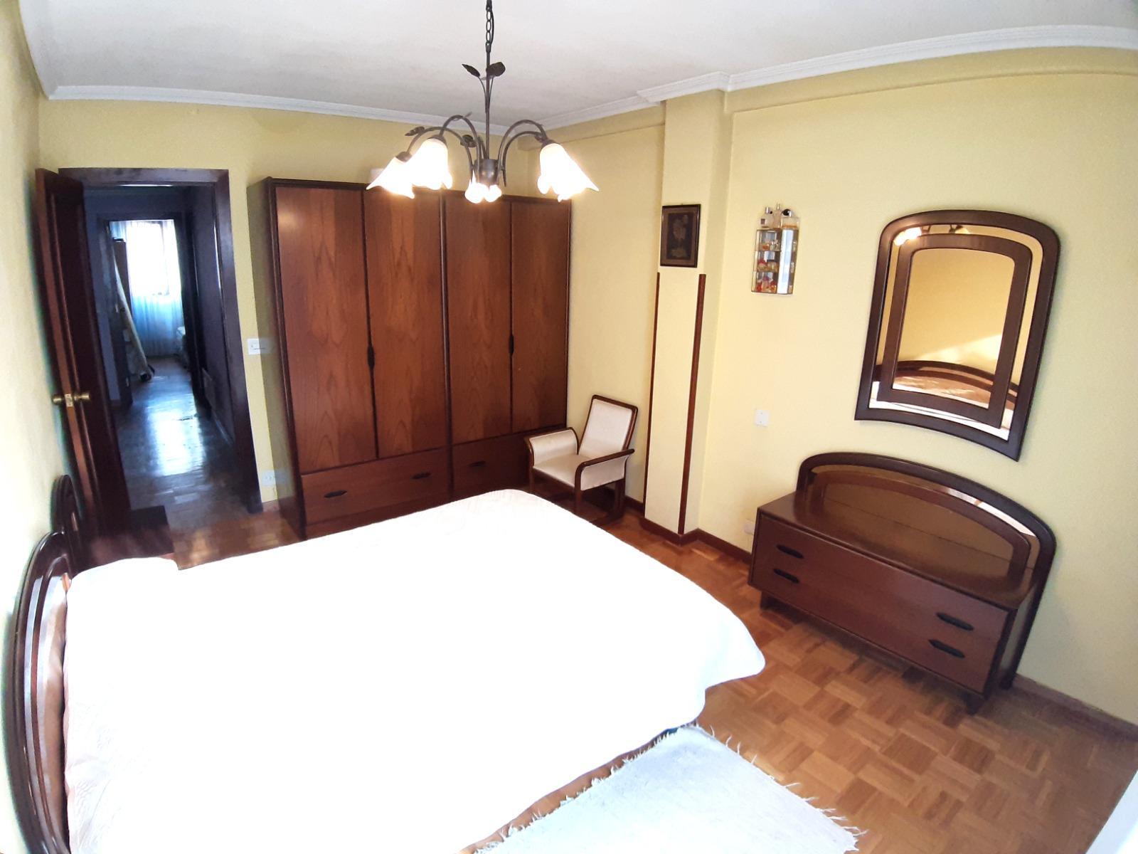 For sale of flat in Gijón
