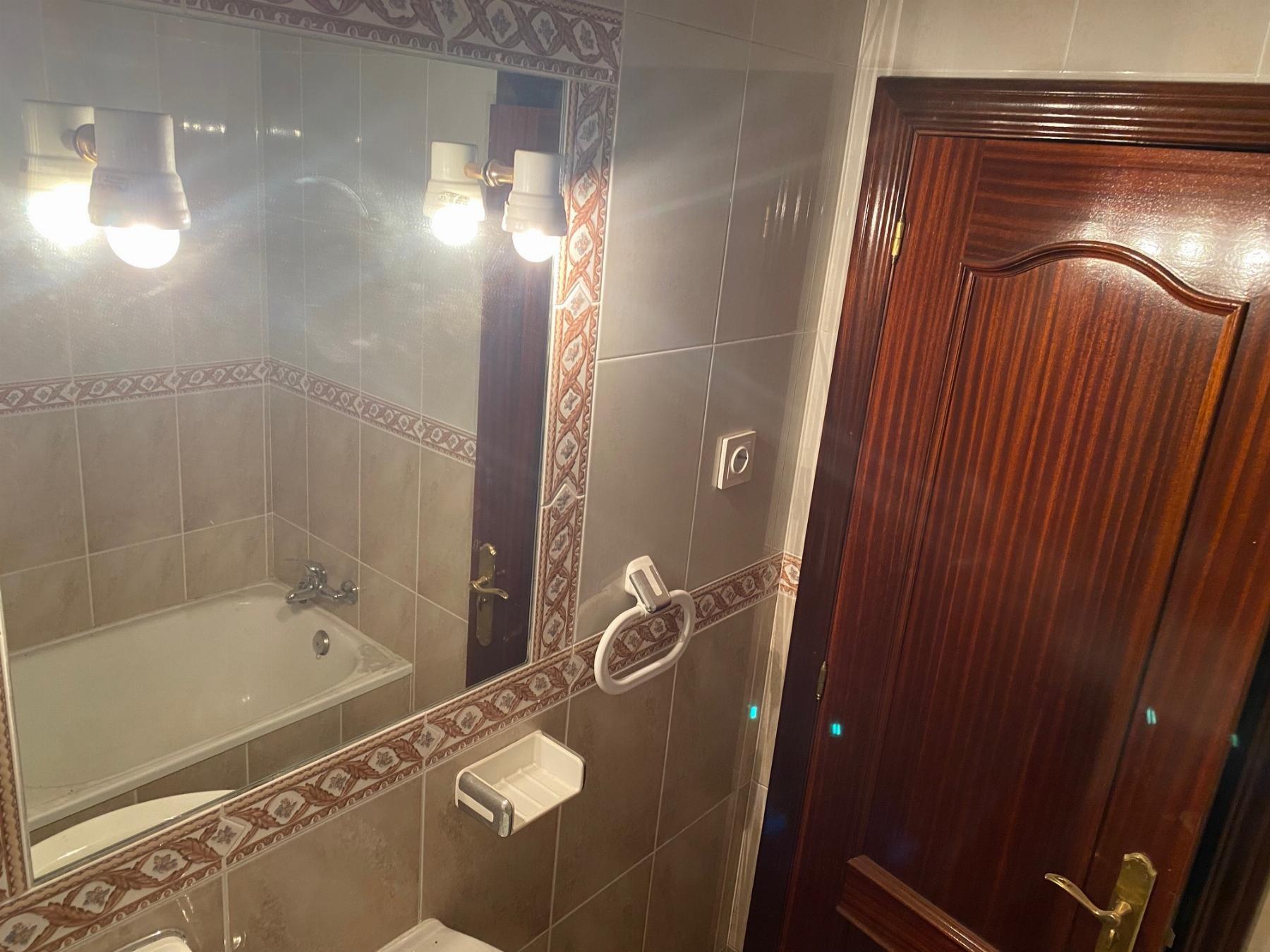 For sale of flat in Gijón