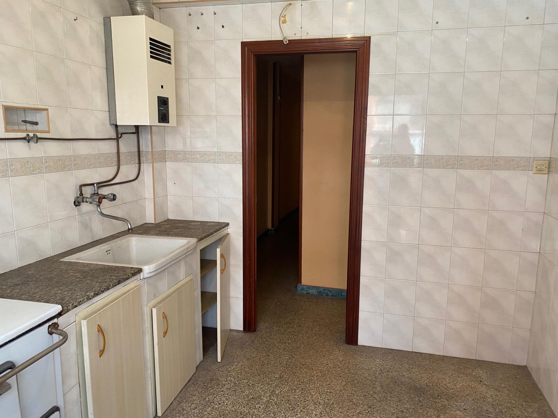 For sale of flat in Gijón