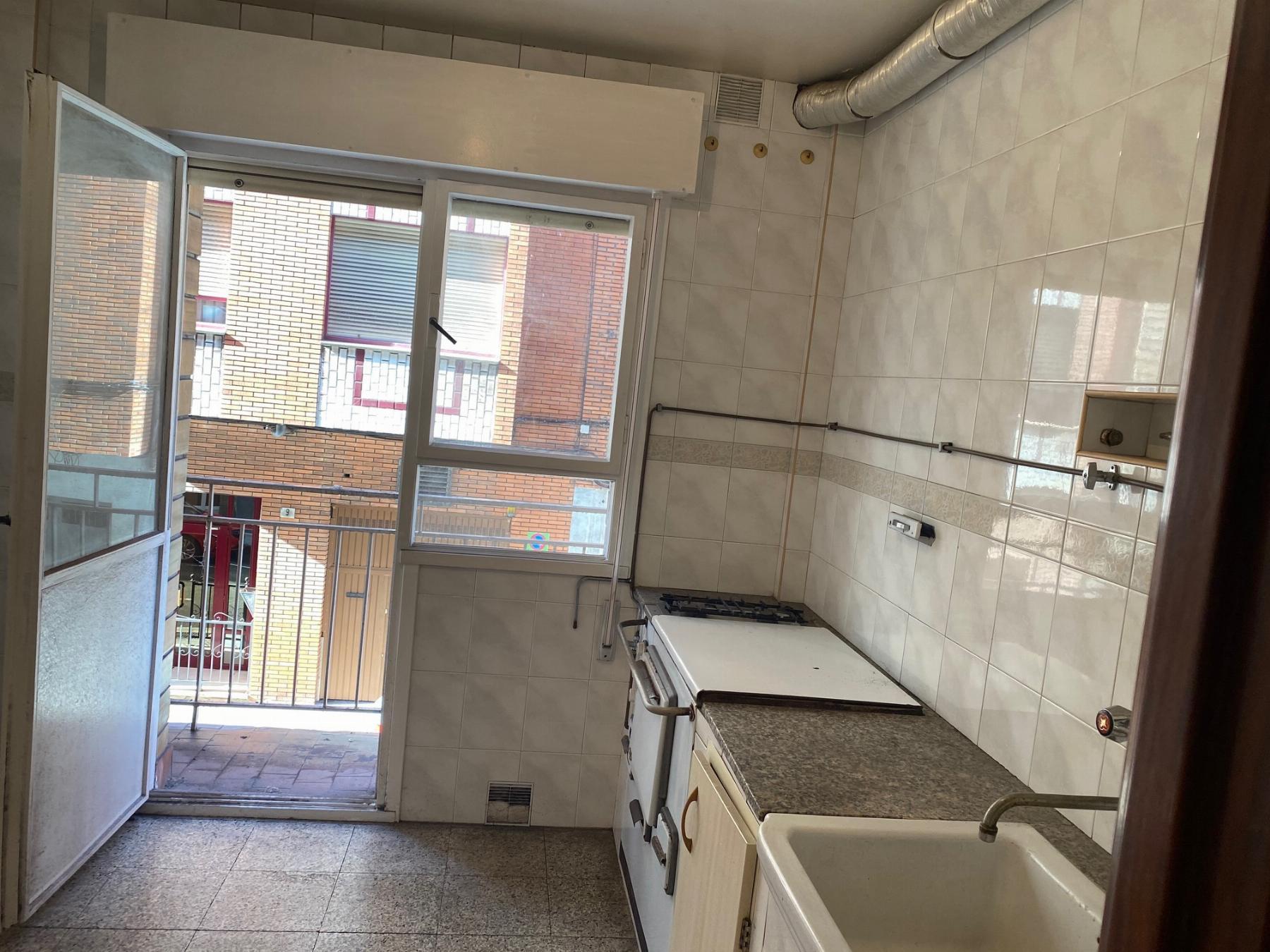 For sale of flat in Gijón