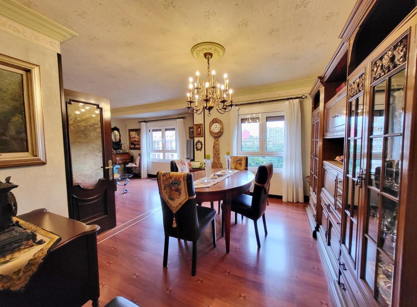 For sale of flat in Gijón