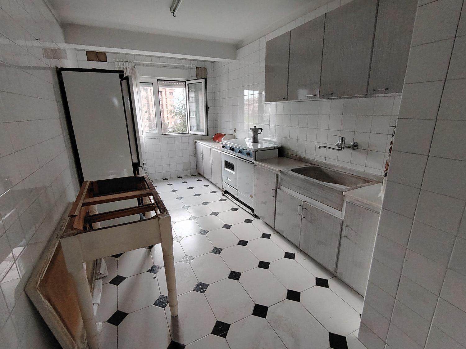 For sale of flat in Gijón