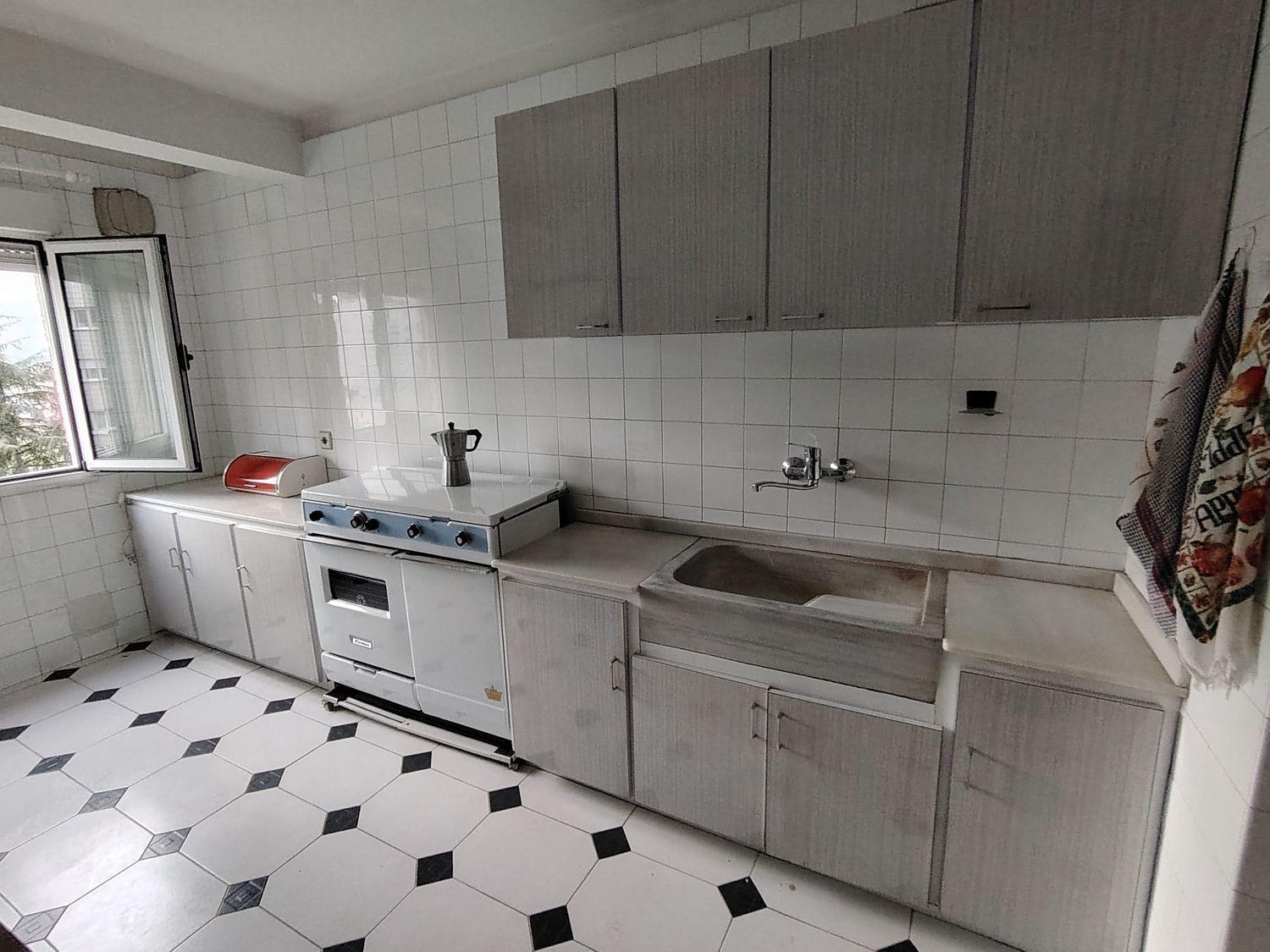 For sale of flat in Gijón