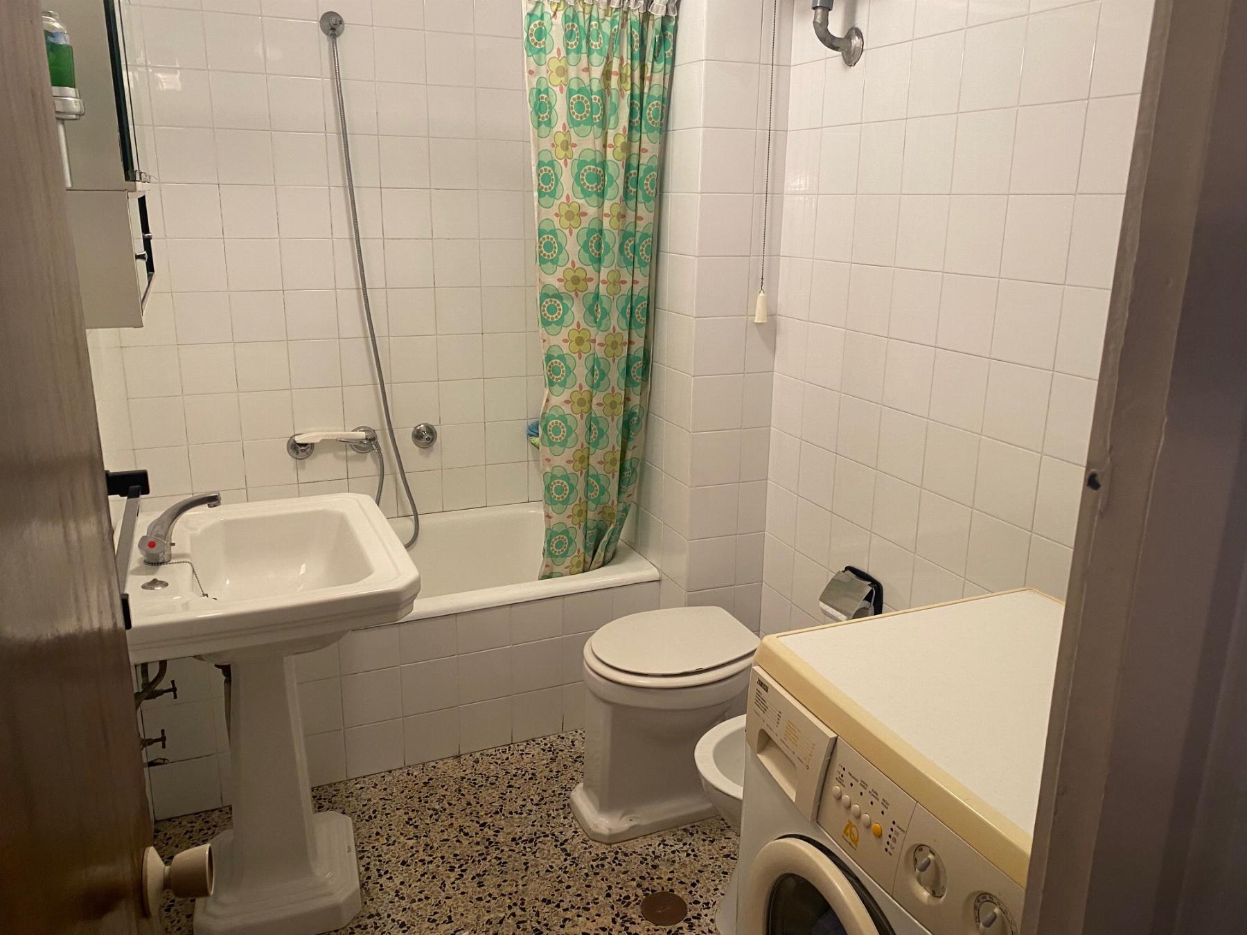 For sale of flat in Gijón