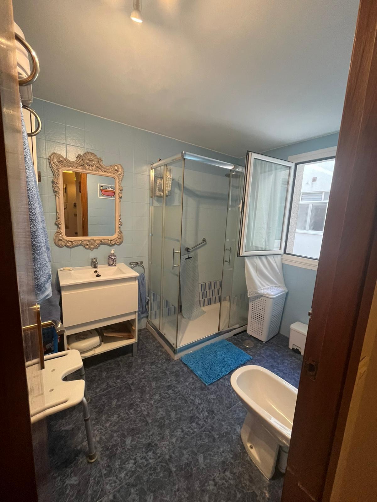 For sale of flat in Gijón