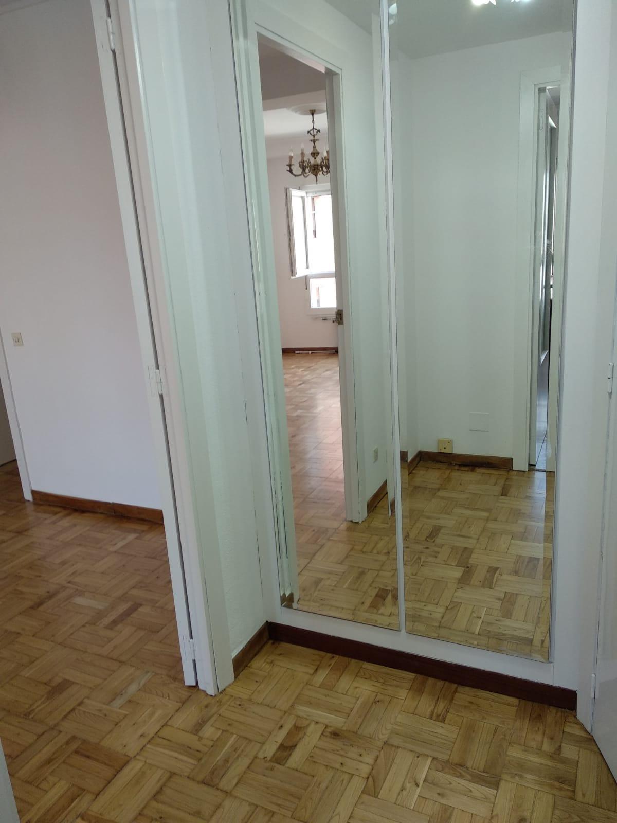For sale of flat in Gijón