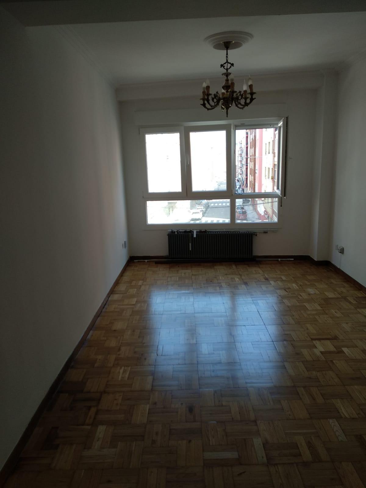For sale of flat in Gijón