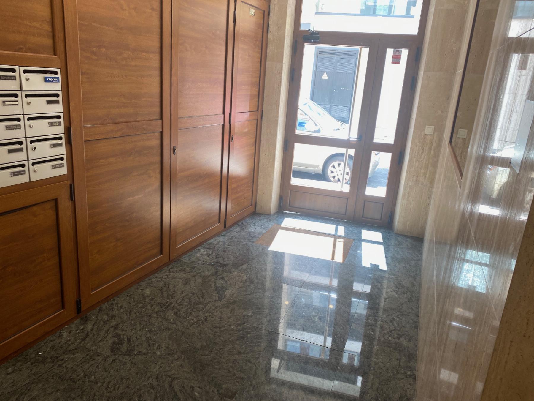 For sale of flat in Gijón