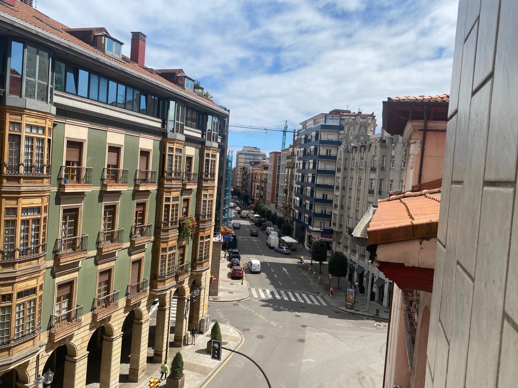 For sale of flat in Gijón