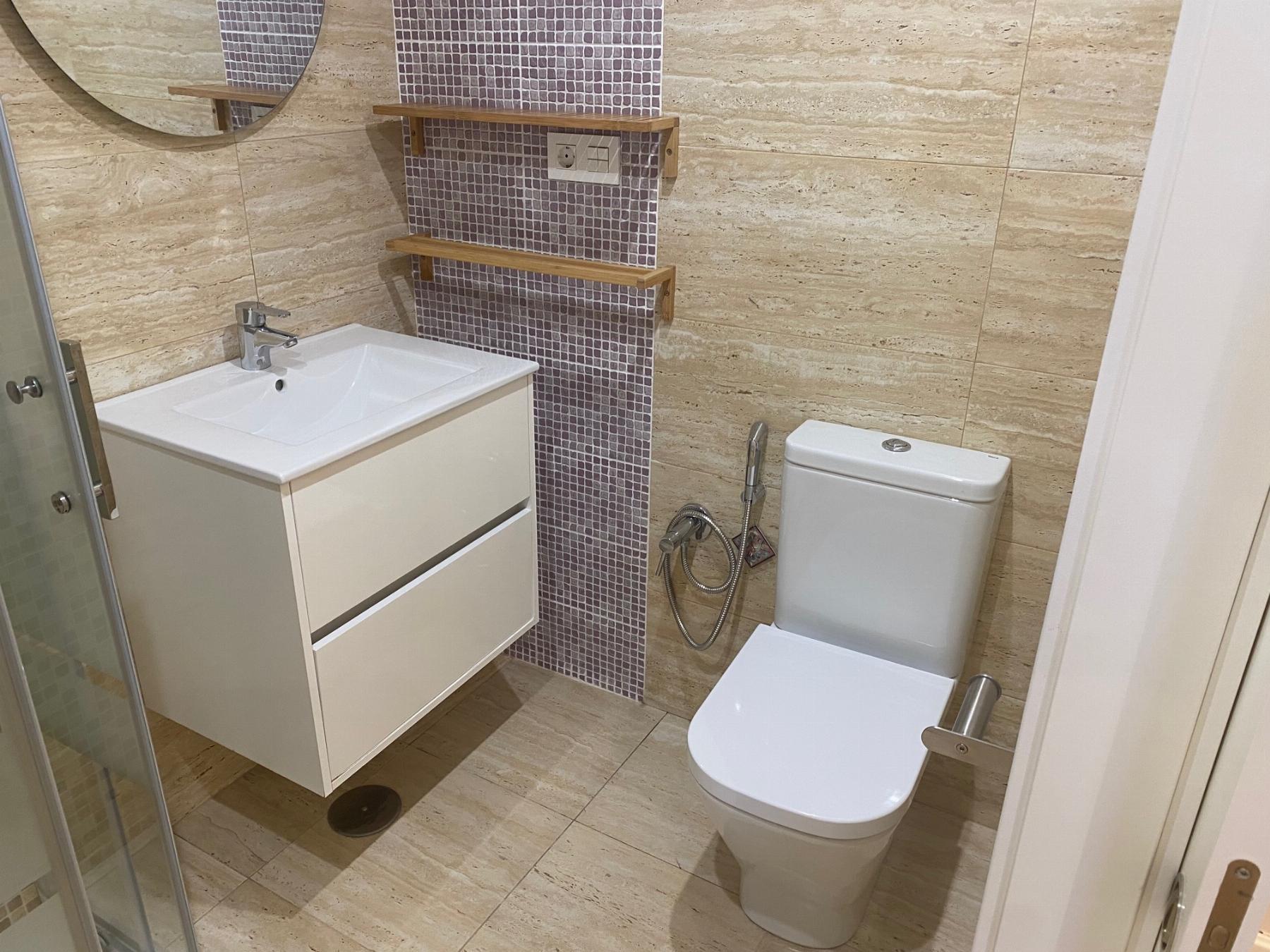 For sale of flat in Gijón