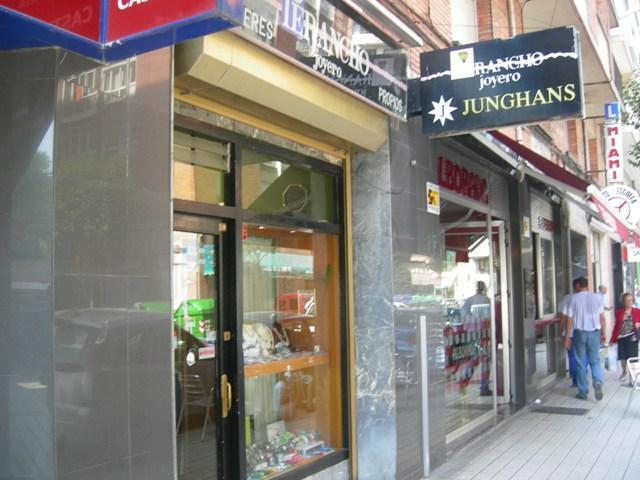 For sale of commercial in Gijón