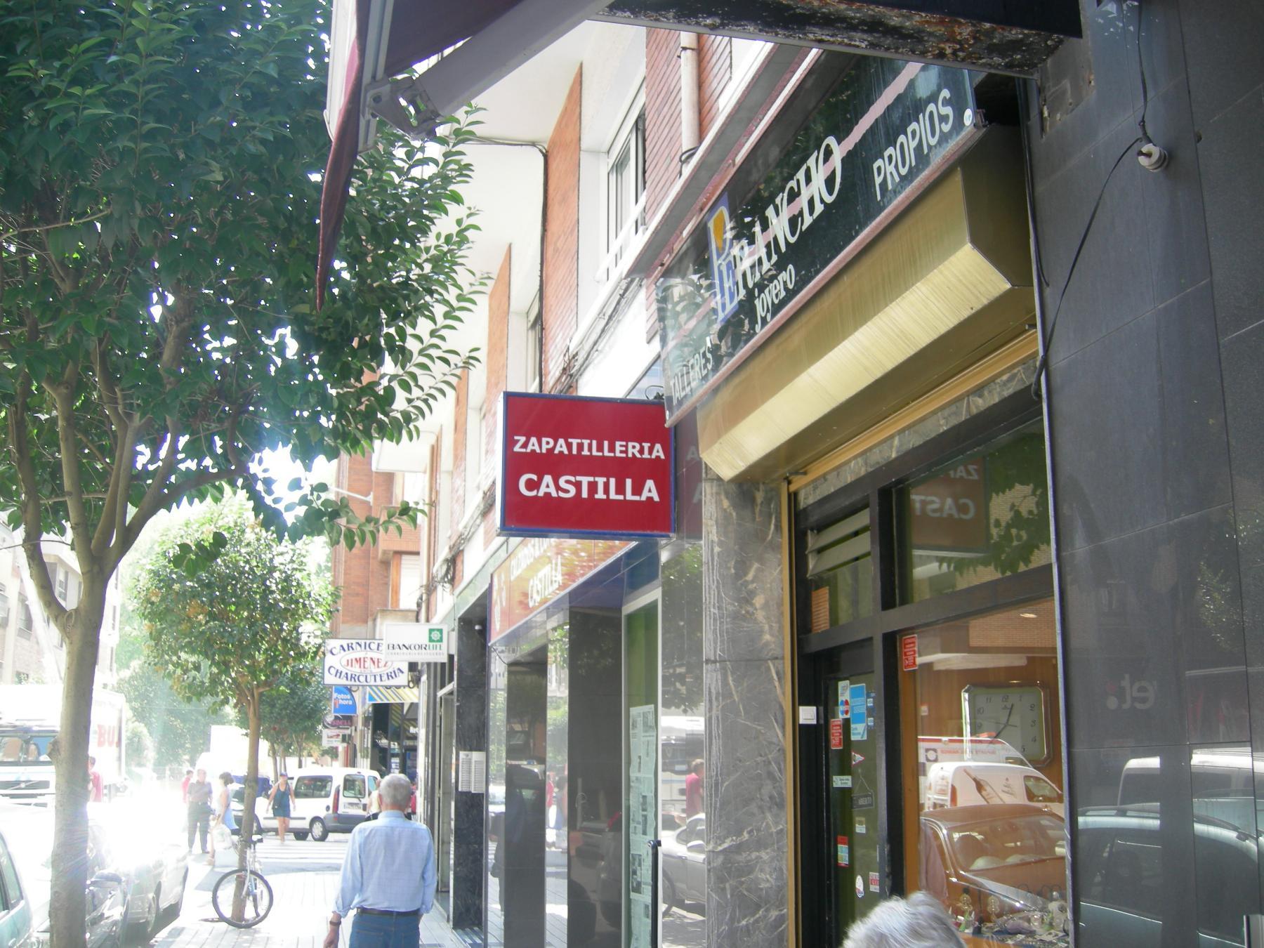 For sale of commercial in Gijón