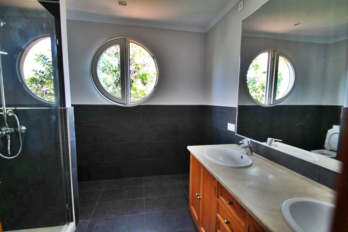 For sale of villa in Marbella
