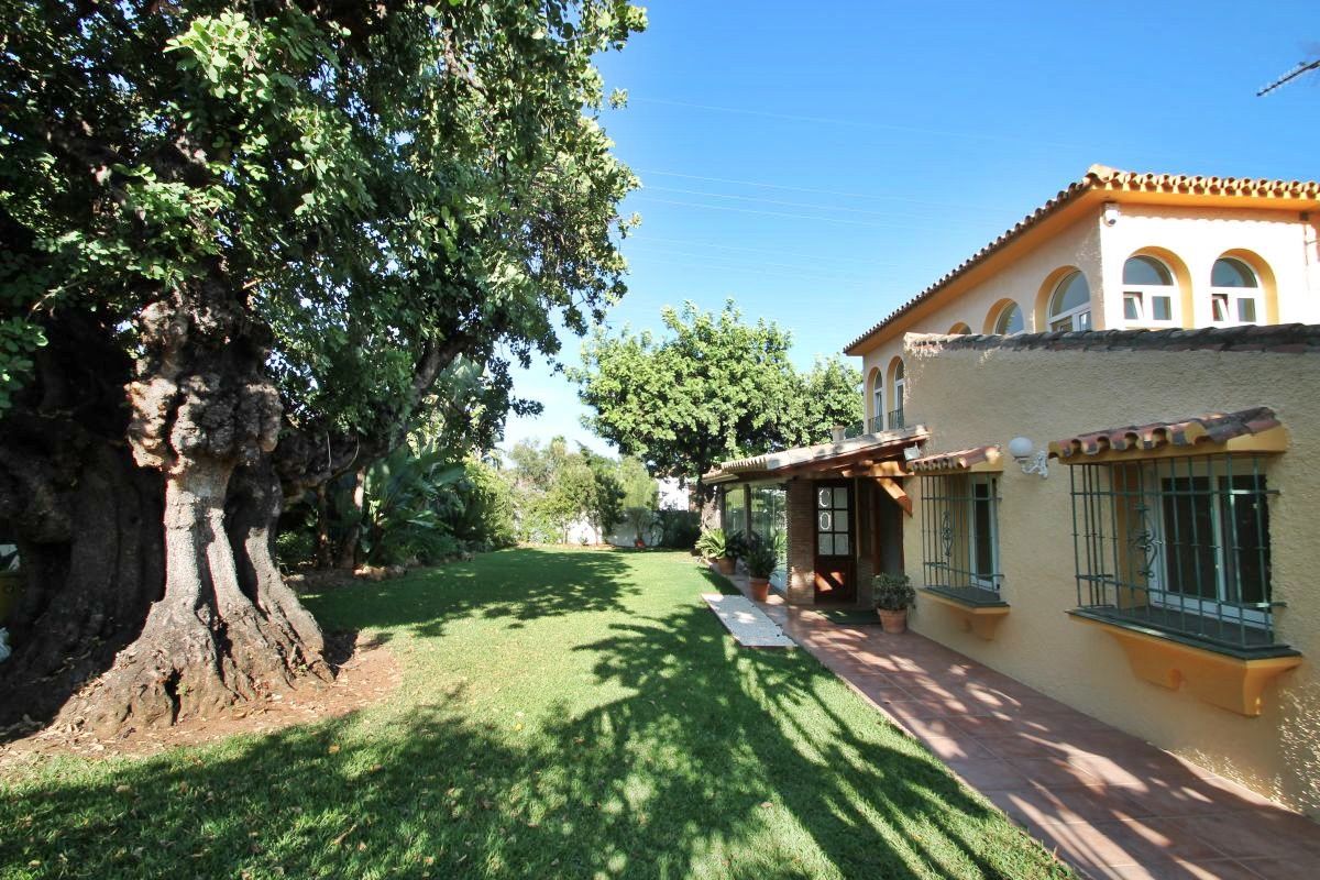 For sale of villa in Marbella