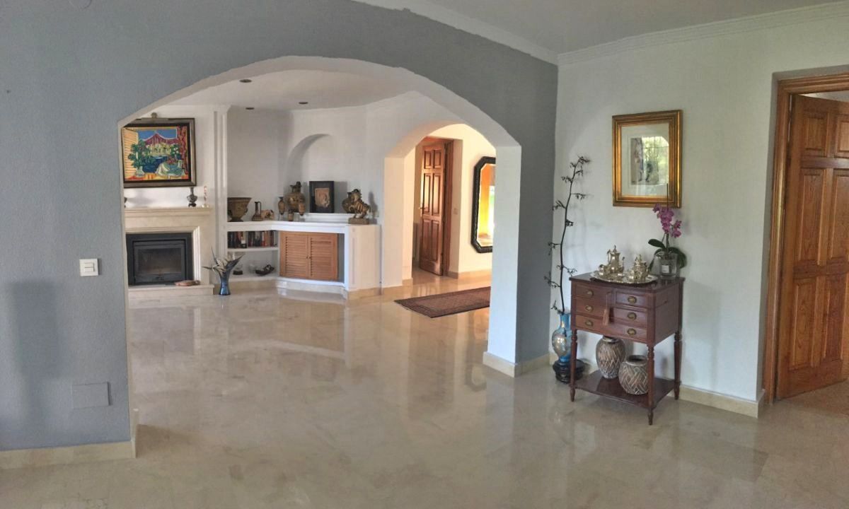 For sale of villa in Marbella
