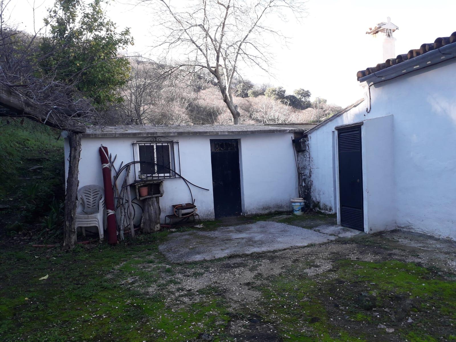 Venta de finca rústica en Jubrique
