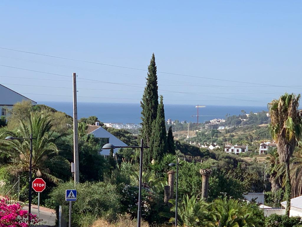 Salgai  txaleta  Estepona
