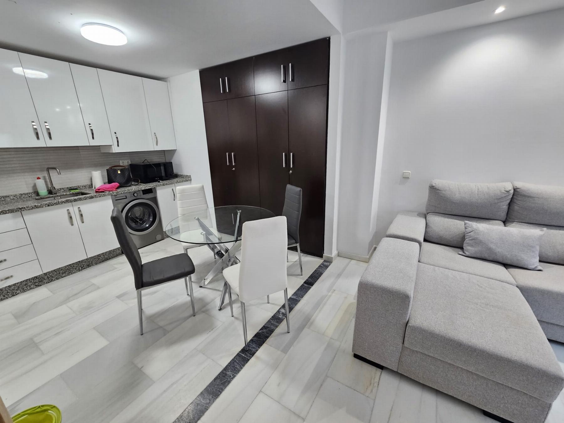 Salgai  apartamentu  Estepona