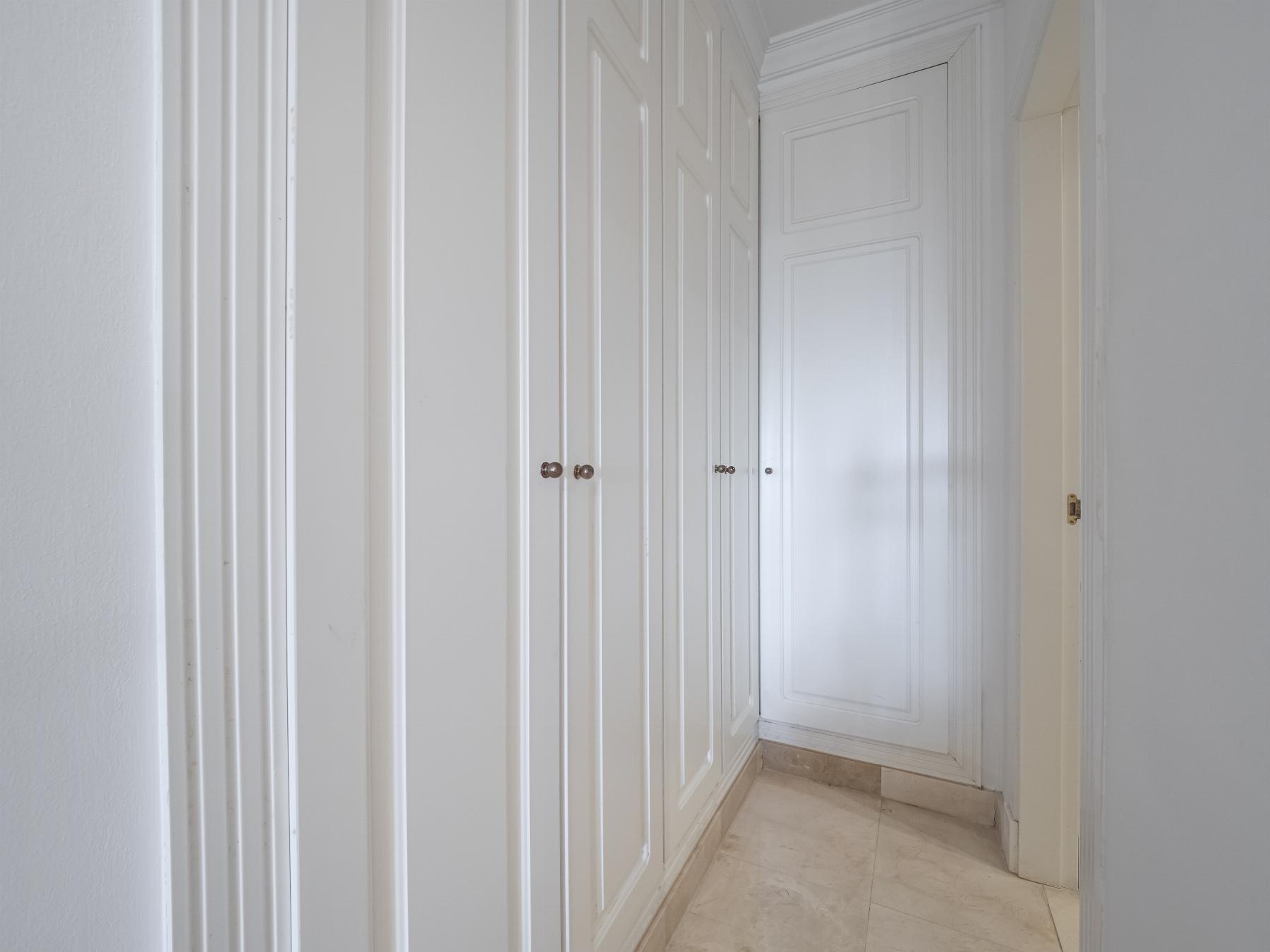 For sale of flat in Puerto Banús