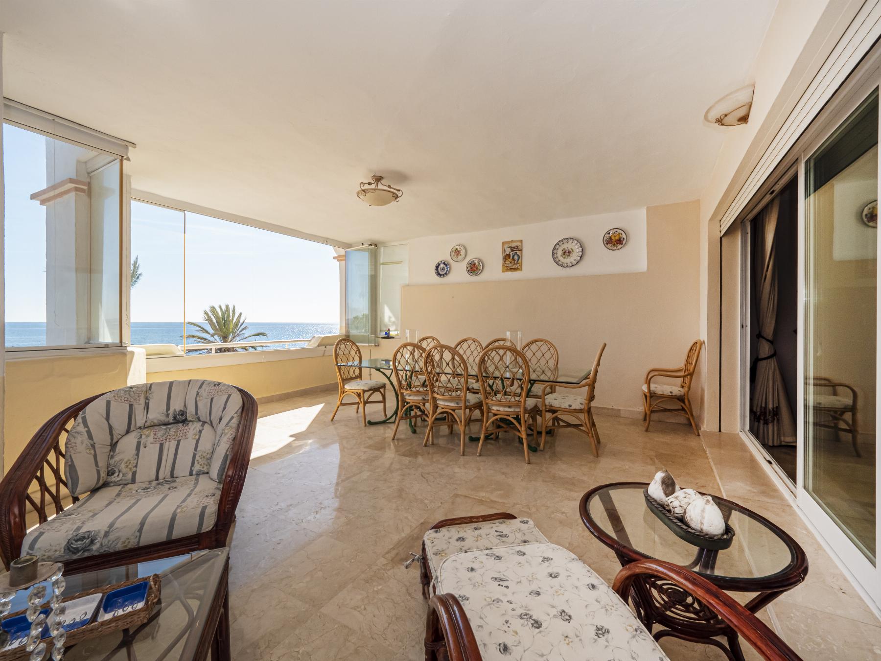 For sale of flat in Puerto Banús