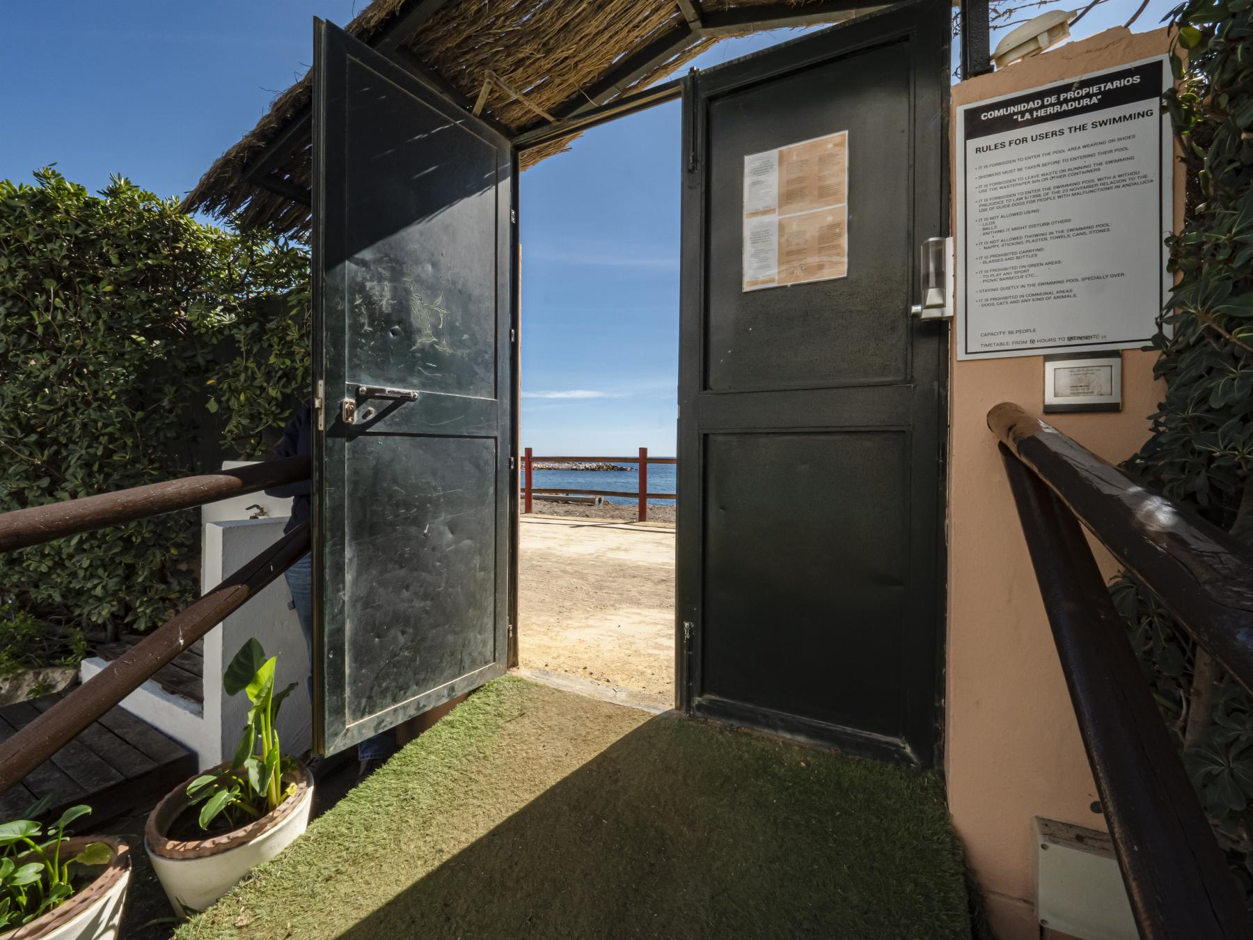 For sale of flat in Puerto Banús