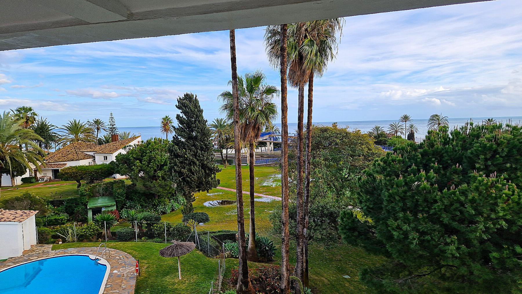 بيع من أرضية في Estepona