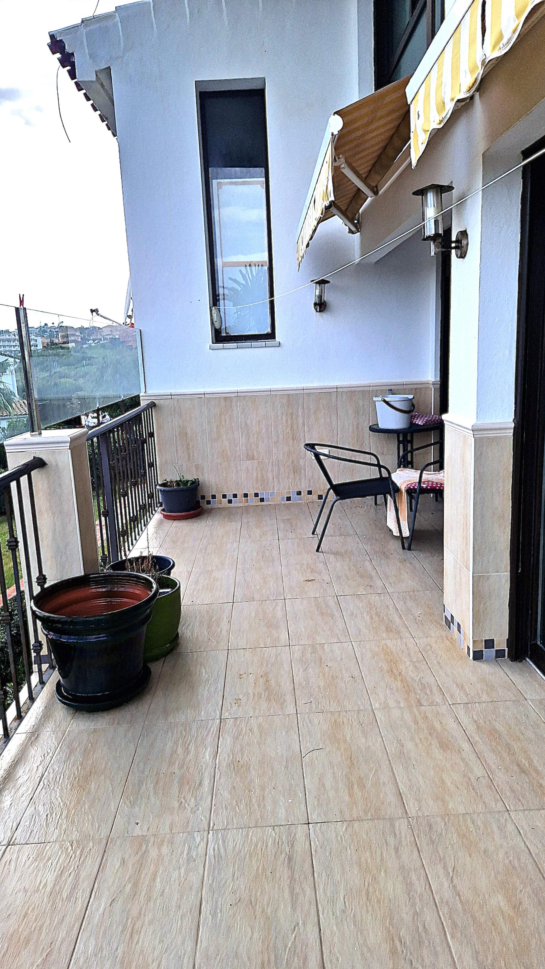بيع من أرضية في Estepona