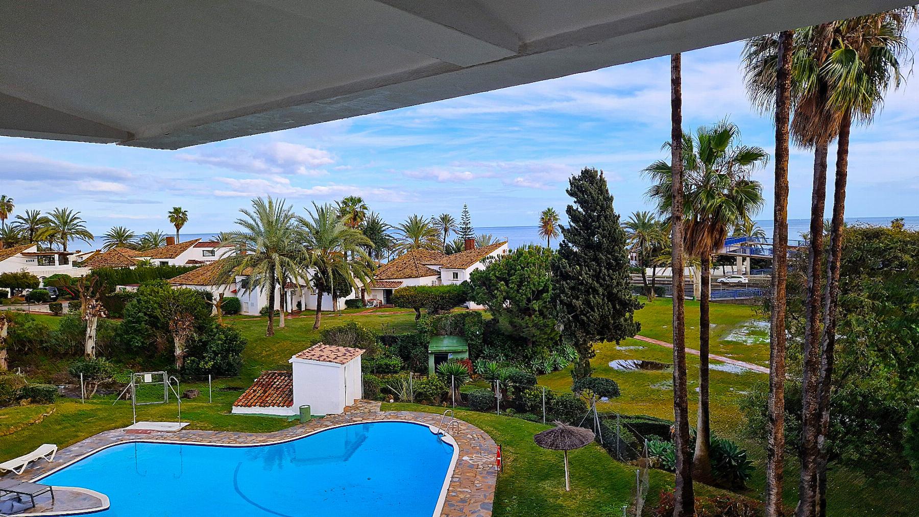 بيع من أرضية في Estepona