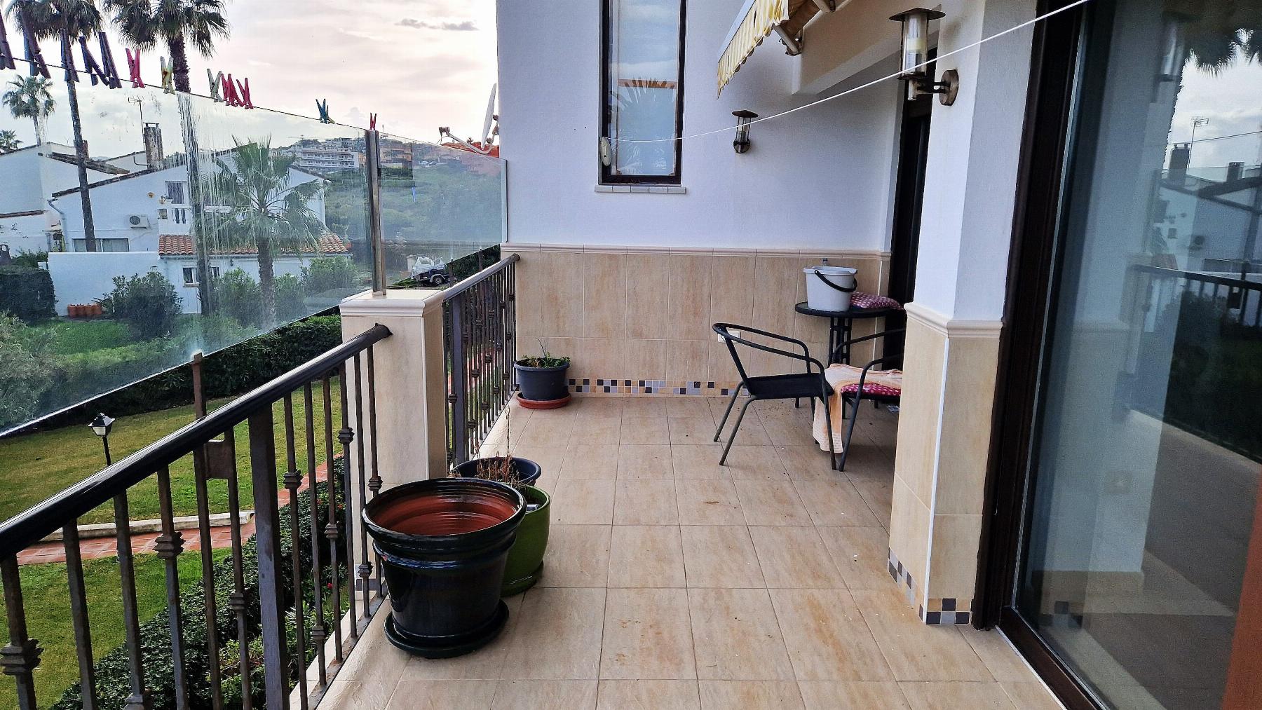 بيع من أرضية في Estepona