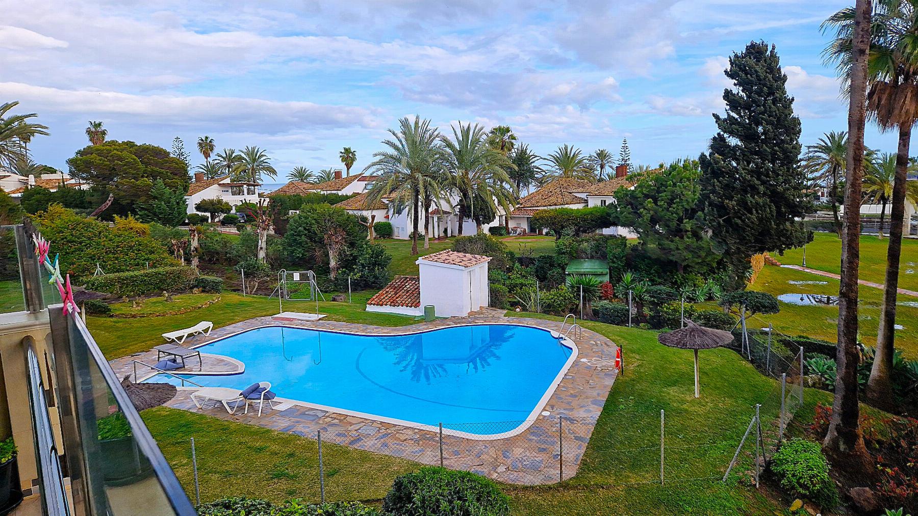 بيع من أرضية في Estepona