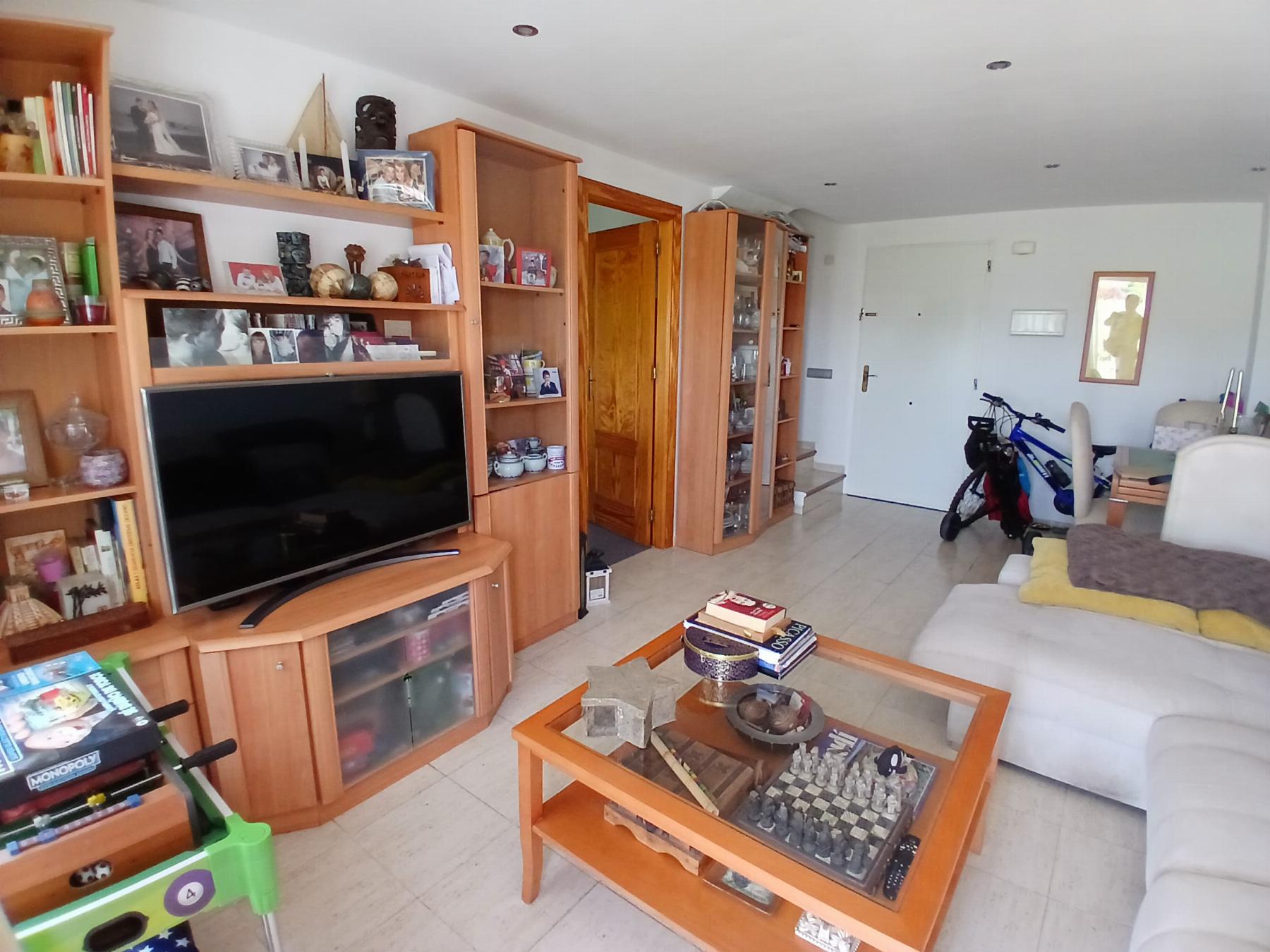 For sale of duplex in Estepona