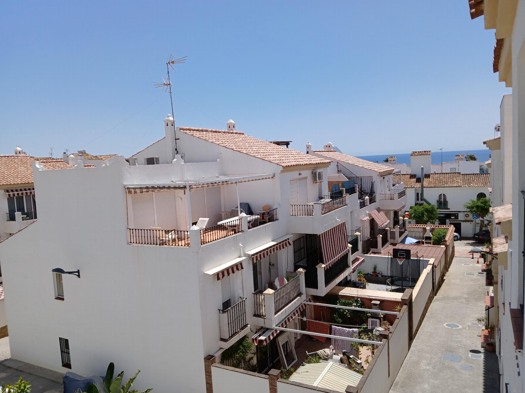 For sale of duplex in Estepona