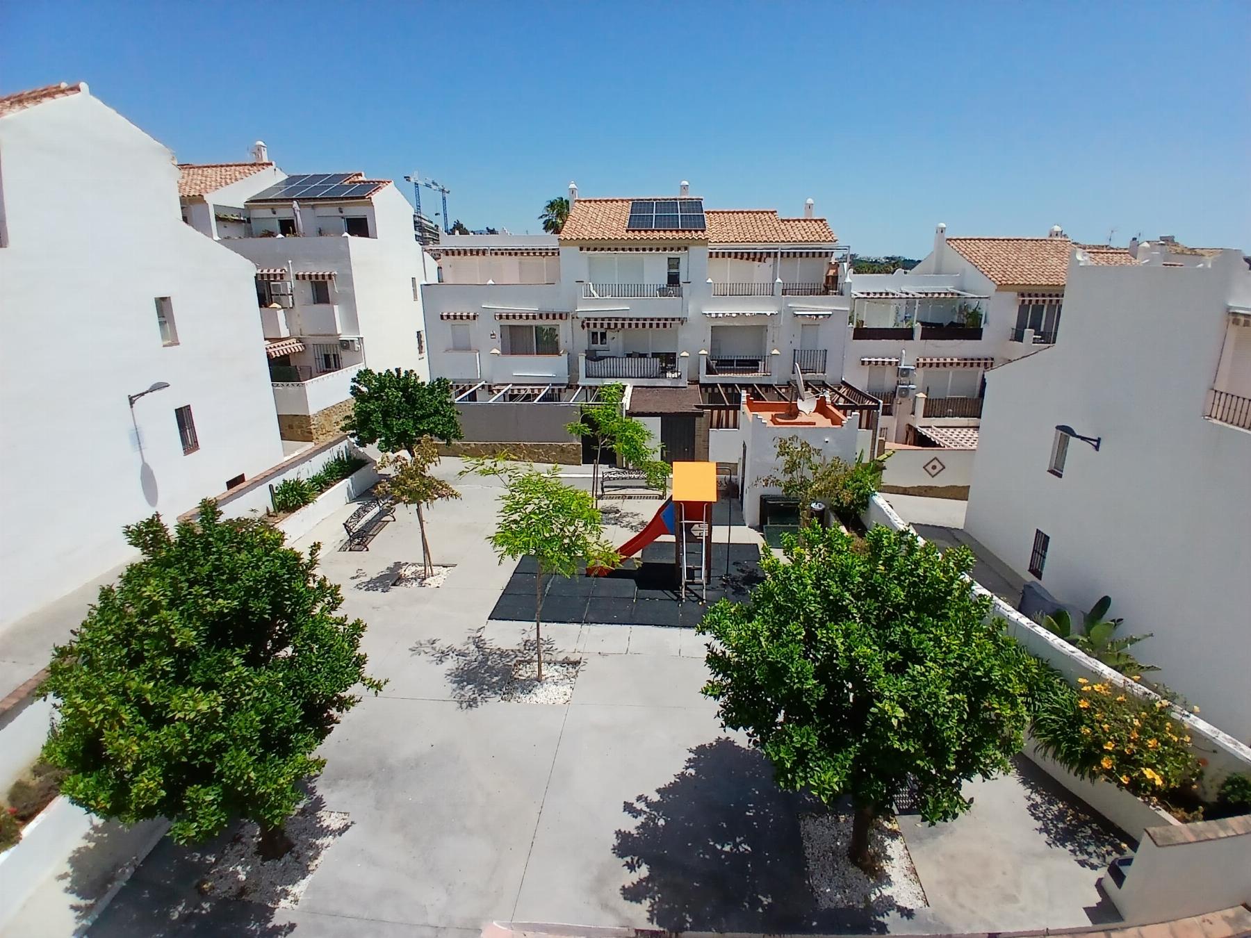 For sale of duplex in Estepona