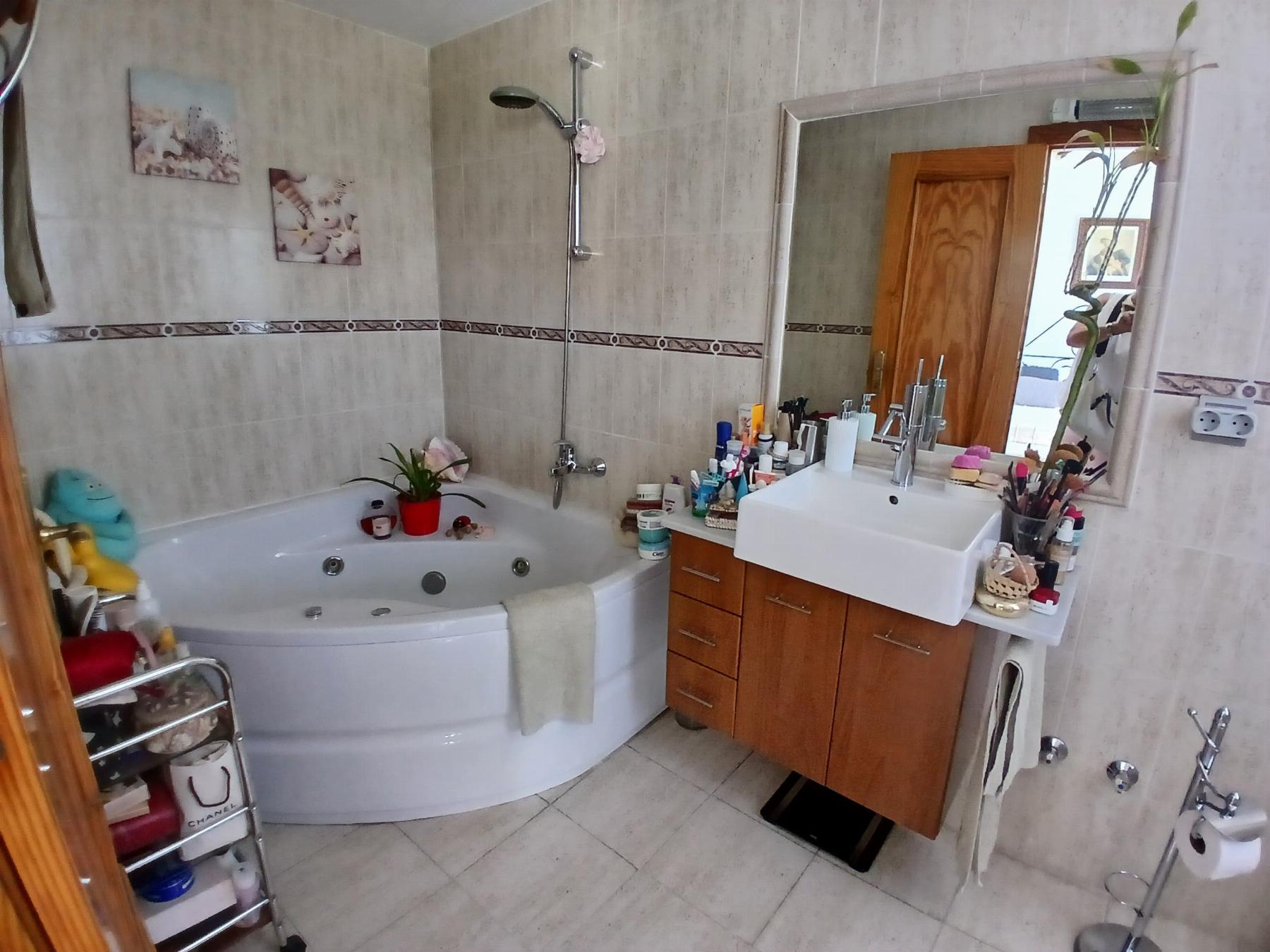 For sale of duplex in Estepona