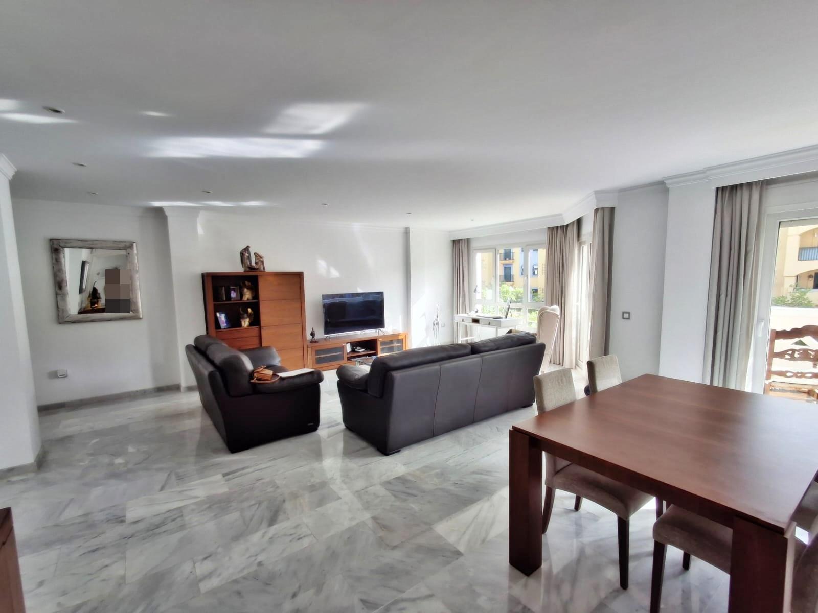 Venta de piso en San Pedro de Alcántara