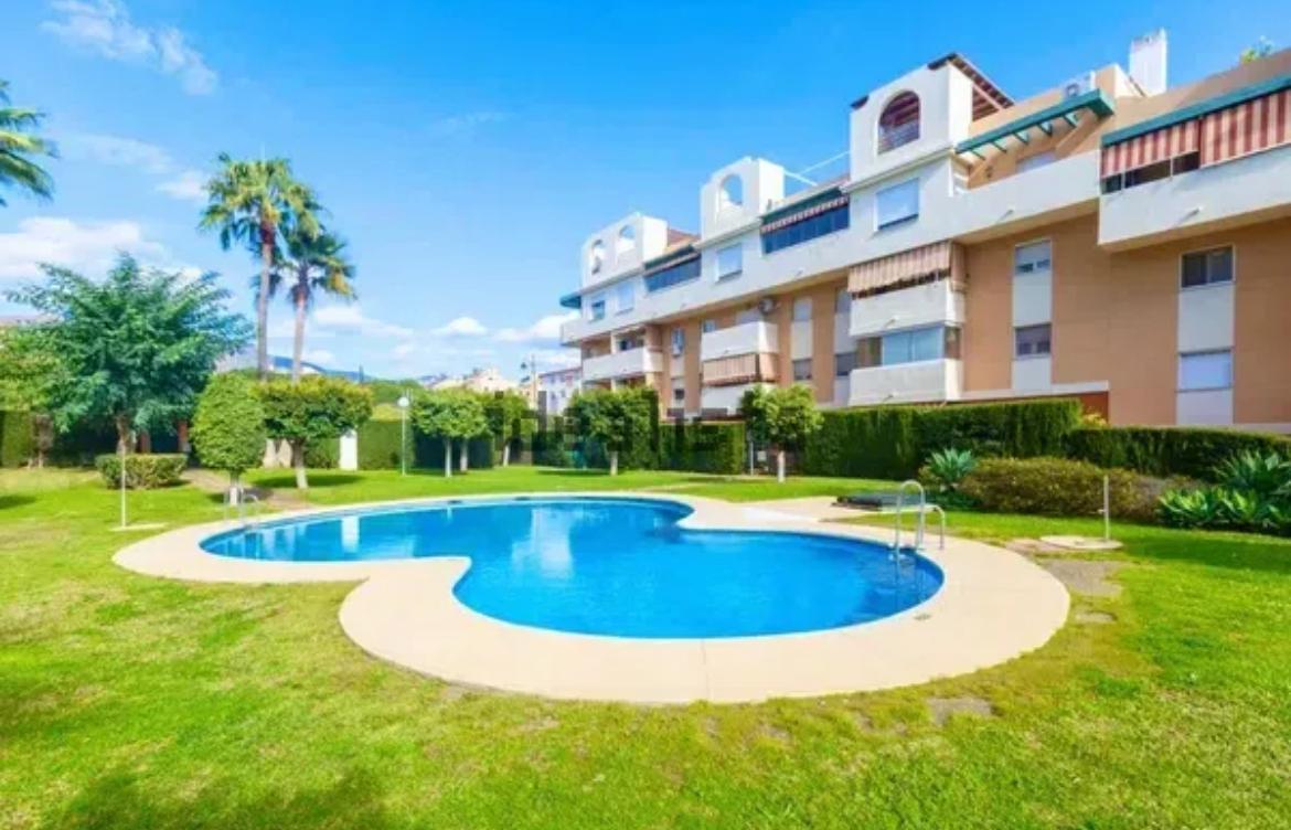 Venta de piso en Estepona