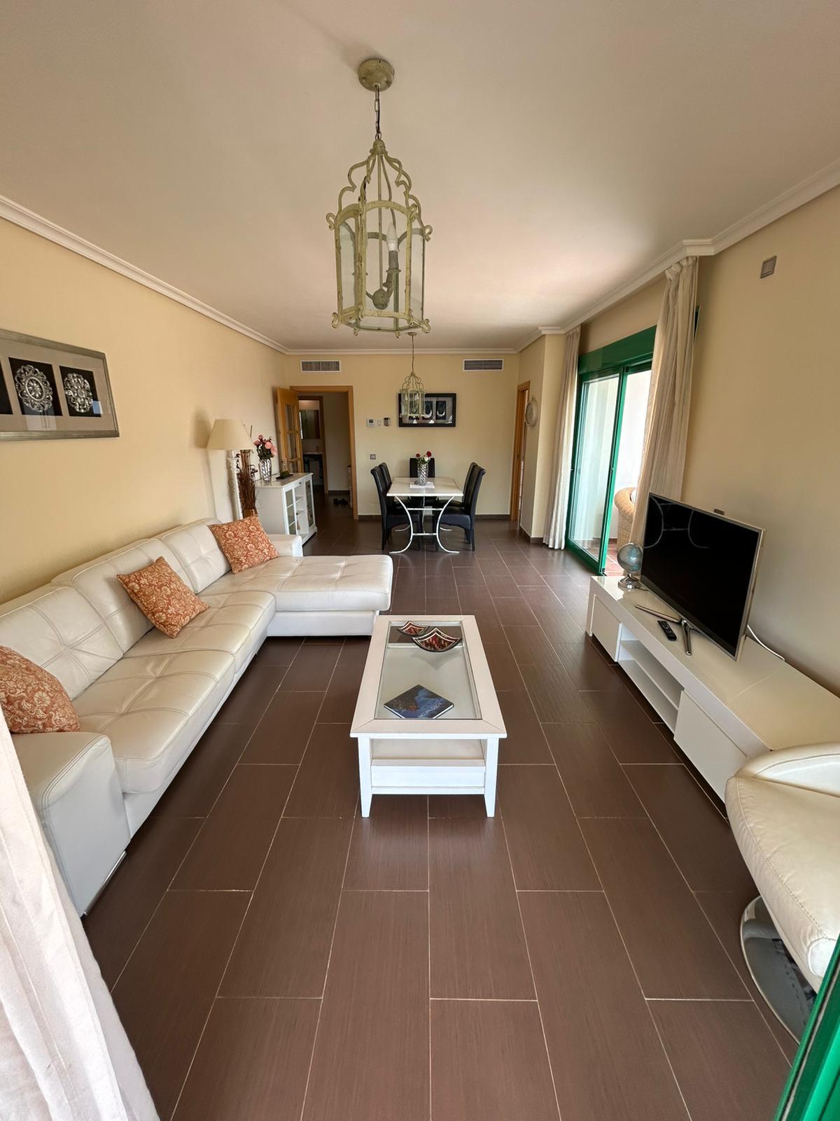Venta de piso en Estepona