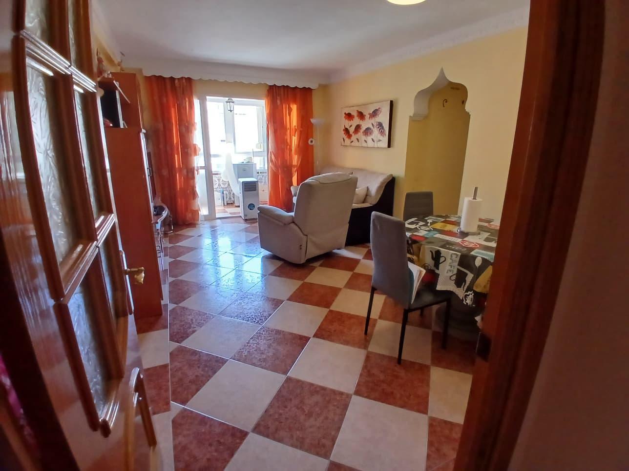 Venta de piso en Estepona