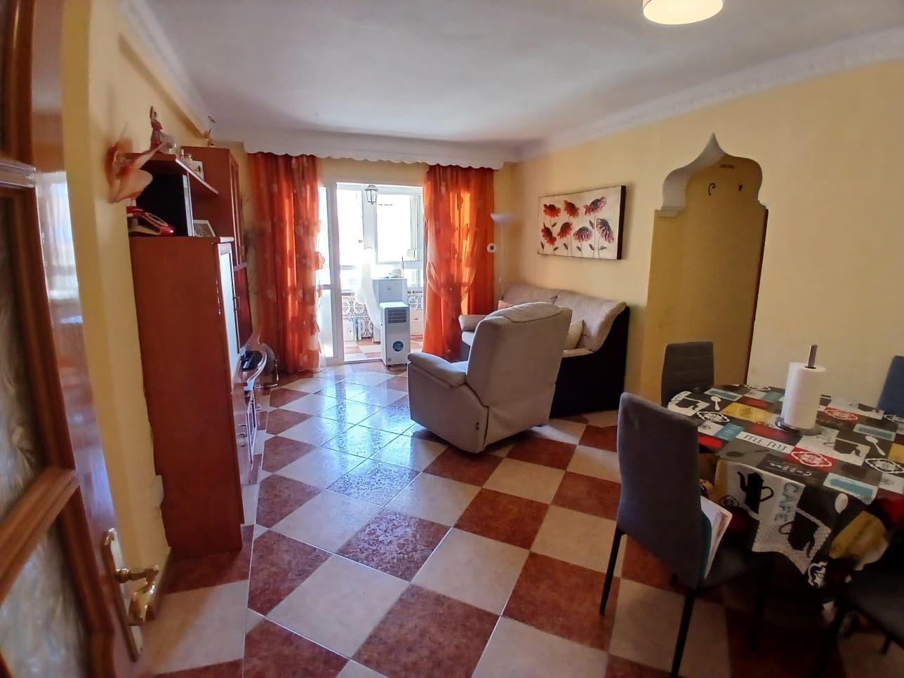 Venta de piso en Estepona